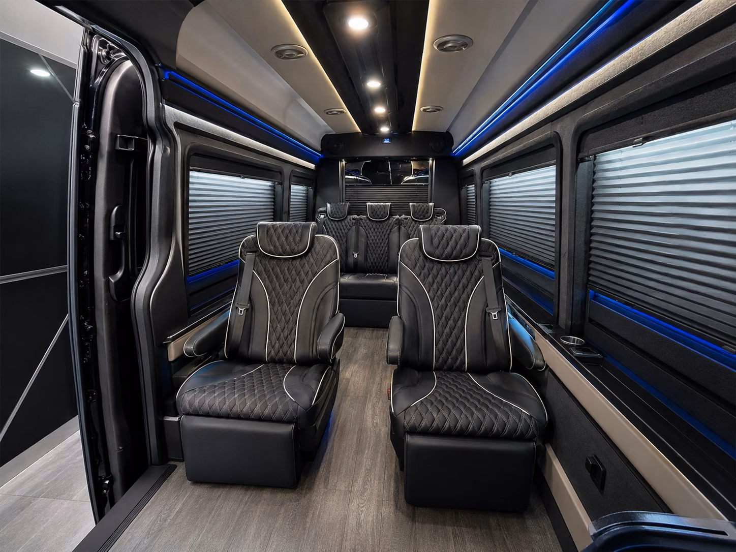 find the perfect transportation for your next airport transfer 4