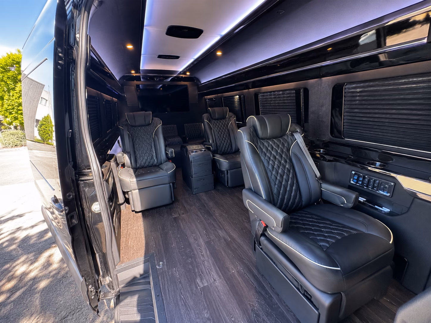 find the perfect transportation for your next corporate event 1